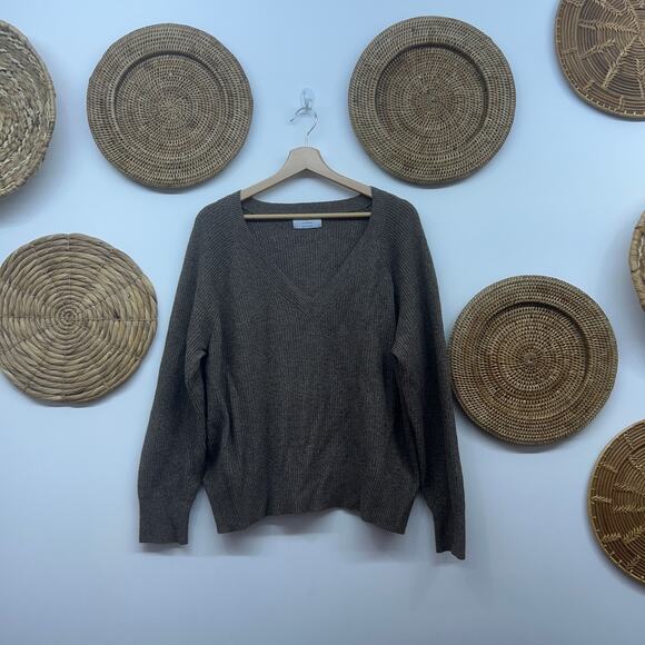 Old Navy Neutral Brown V-Neck Machine Washable Knit Sweater Large Minimalist - Picture 2 of 7